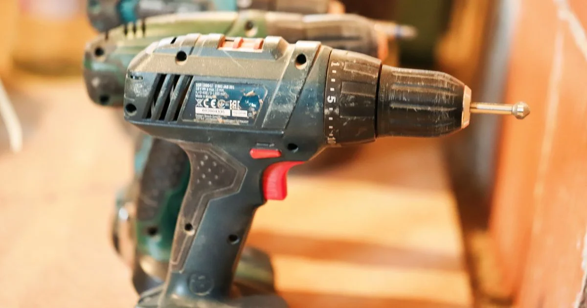 The best cordless power drill for beginners has a clear numbered clutch collar