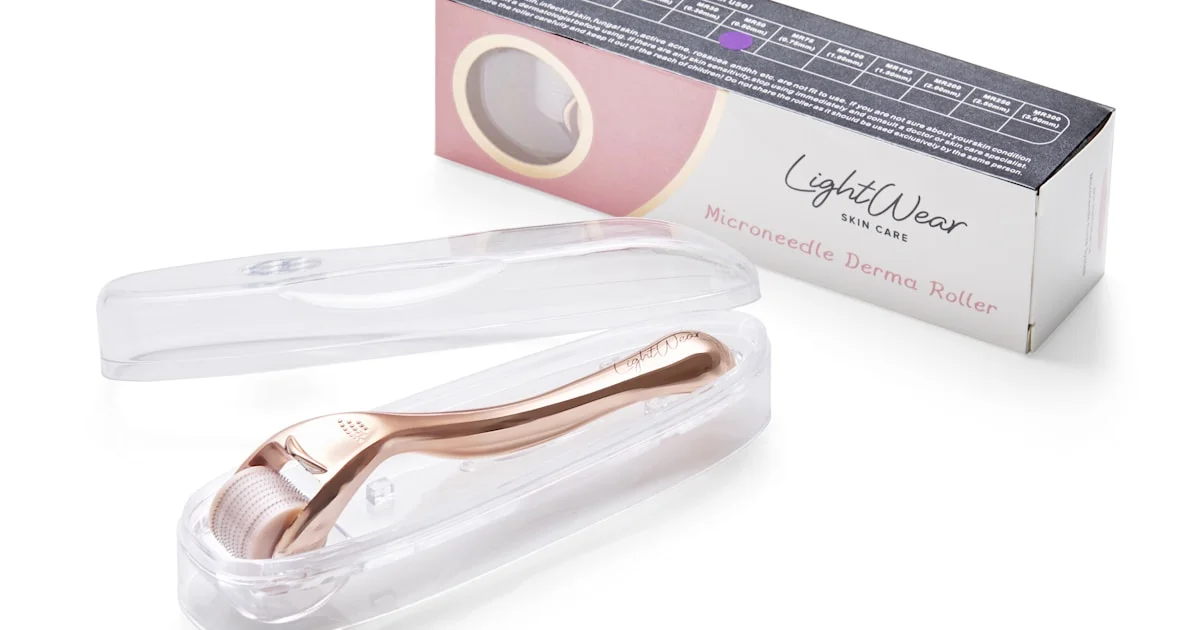 LightWear microneedle derma roller with its case and box, the best derma roller for skin texture at 0.5mm titanium needles